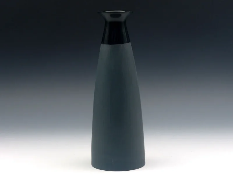 Flaschenvase in schwarz
