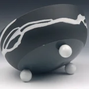 Schmelzlicht aus edlem Porzellan für drinnen und draußen