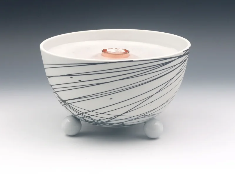 Schmelzlicht aus edlem Porzellan für drinnen und draußen