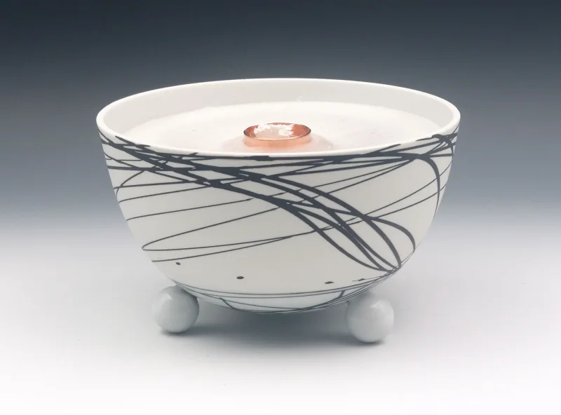 Schmelzlicht aus edlem Porzellan für drinnen und draußen