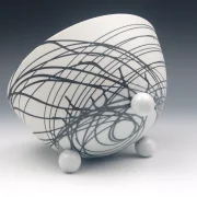 Schmelzlicht aus edlem Porzellan für drinnen und draußen