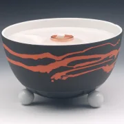 Schmelzlicht aus edlem Porzellan für drinnen und draußen