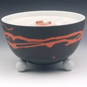 Schmelzlicht aus edlem Porzellan für drinnen und draußen