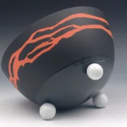 Schmelzlicht aus edlem Porzellan für drinnen und draußen