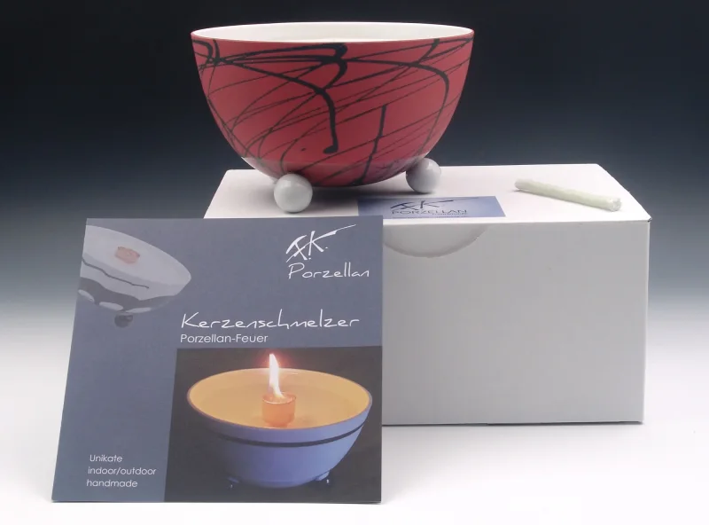 Schmelzlicht aus edlem Porzellan für drinnen und draußen