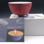 Schmelzlicht aus edlem Porzellan für drinnen und draußen