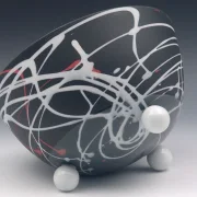 Schmelzlicht aus edlem Porzellan für drinnen und draußen