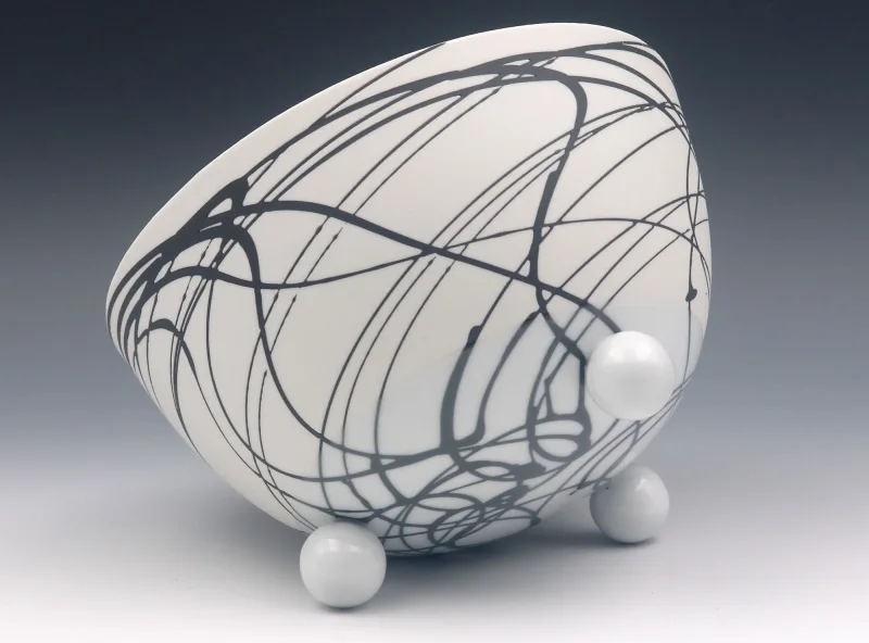 Schmelzlicht aus edlem Porzellan für drinnen und draußen