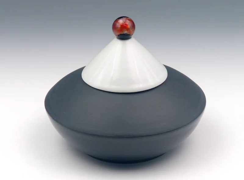 Schwarz,weiße Porzellandose